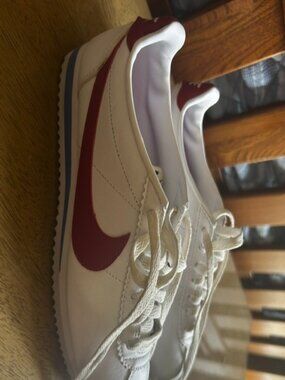 Nike Classic Cortez Leather White w/Red Swoosh & Blue Accent W size 5.5 2021